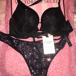 Victoria’s Secret Fashion Show bra set 2014